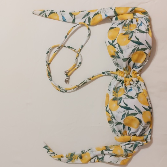 Bikini - Picture 2 of 3